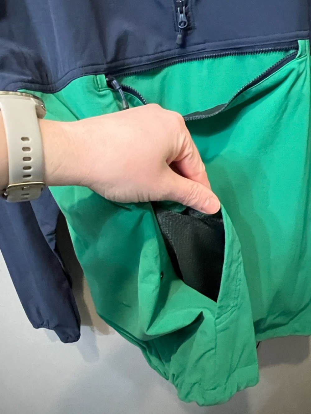 Outdoor Research 1/2 Zip Ferrosi Anorak in XL Navy and Green / Gorpcore / Unisex - Picture 8 of 11